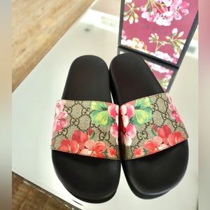 Gucci Slides - Comes with Box - Size 8